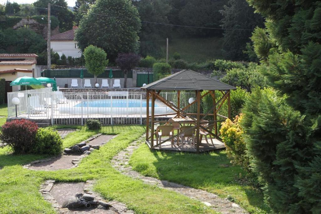 Les Portes Du Cantal Massiac Buitenkant foto
